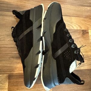 Sorel men’s black sneakers Size 10